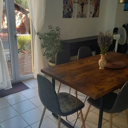 Maison Conviviale En Pleine Nature A Greoux-les-bains, 3 *