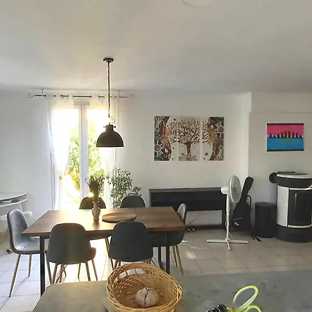 Maison Conviviale En Pleine Nature A Greoux-les-bains, 3