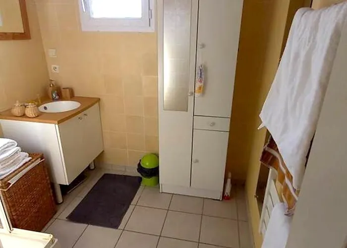 Holiday home Maison Conviviale En Pleine Nature A Greoux-les-bains, 3 *