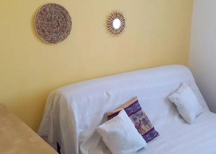 Maison Conviviale En Pleine Nature A Greoux-les-bains, 3 Holiday home Greoux-les-Bains